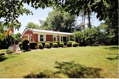 5928 Crossville Hwy, Sparta, TN, 38583-2925 | Card Image