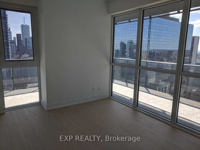 4311 - 7 Grenville St, Condo with 3 bedrooms, 2 bathrooms and null parking in Toronto ON | Image 10
