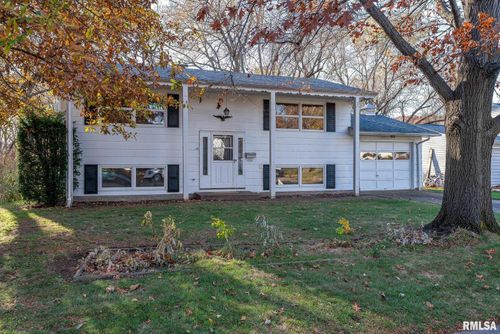 4104 N Linwood Ave, Davenport, IA, 52806-4934 | Card Image