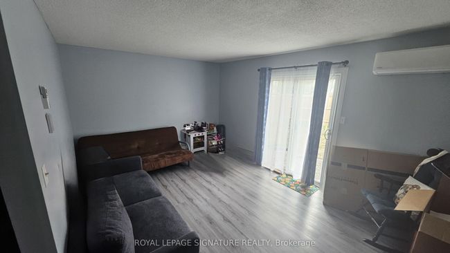 3 - 1605 Charles St, Condo with 3 bedrooms, 1 bathrooms and 1 parking in Whitby ON | Image 9