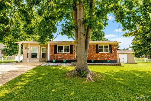 16 Hillcrest Dr, Fredericktown, MO, 63645-7409 | Card Image
