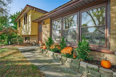 Charming front entrance. | Image 3