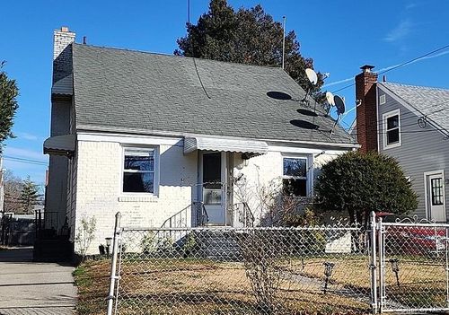 299 Locust Ave, Uniondale, NY, 11553-2021 | Card Image