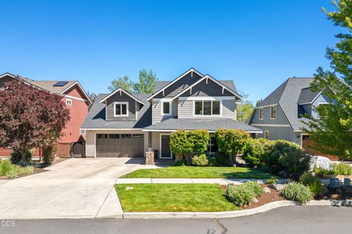 2968 Nw Chianti Ln, Bend, OR, 97703-2185 | Card Image