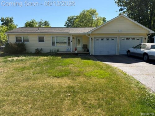 53151 Fairchild Rd, Chesterfield, MI, 48051-1522 | Card Image