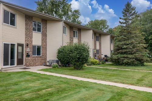 21-9-W170N11545 Armada Drive, Germantown, WI, 53022 | Card Image