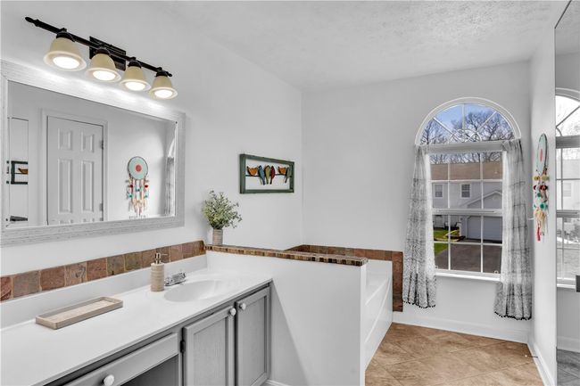 841 Sunset Cir, Townhouse with 3 bedrooms, 4 bathrooms and 2 parking in Cranberry Twp PA | Image 17
