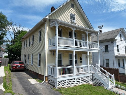 39 South Ave, Meriden, CT, 06451-7621 | Card Image