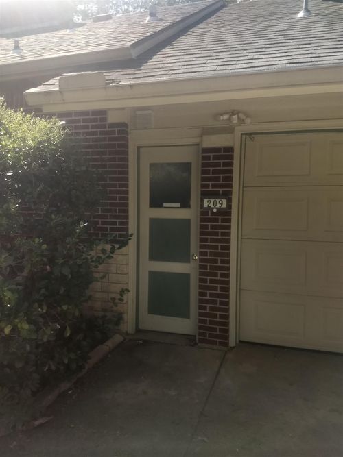 209 E 25th St, North Newton, KS, 67117-1705 | Card Image