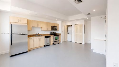 810-111 E Flagler St, Miami, FL, 33131-1111 | Card Image