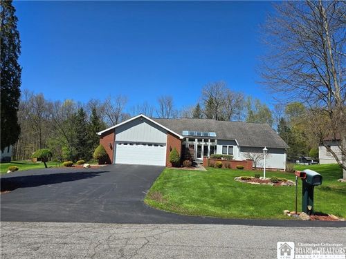 10 Westbury Ct, Jamestown, NY, 14701-4318 | Card Image