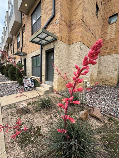 736 Skyline Bluff Ct, Fort Worth, TX, 76102-2387 | Card Image