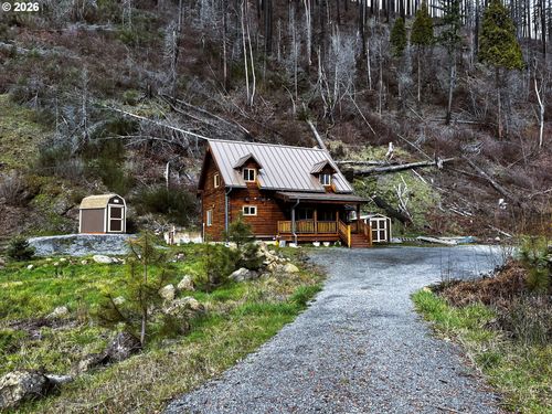 52633 Mckenzie Hwy, Blue River, OR, 97413-9701 | Card Image