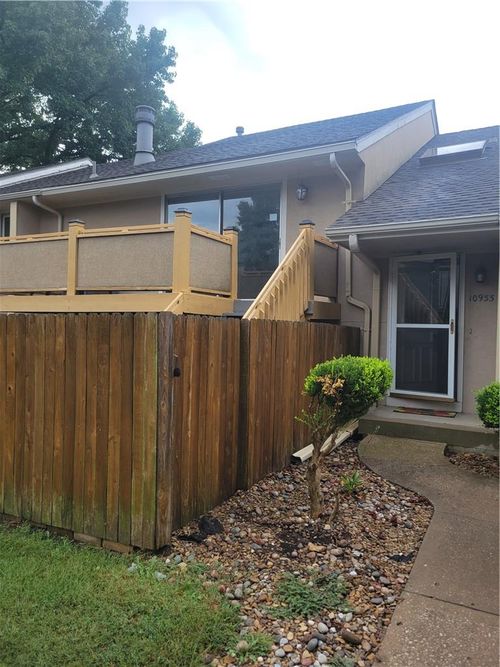 10933 Gillette St, Overland Park, KS, 66210-1158 | Card Image
