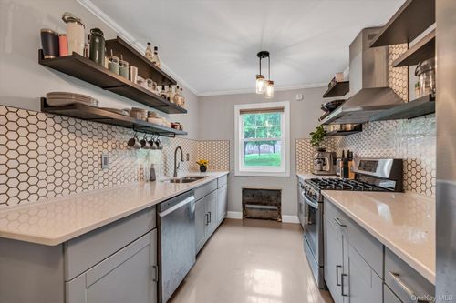 a-226-25 Union Turnpike, New York, NY, 11364 | Card Image