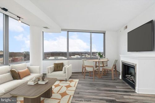 apt-805-2001 15th St N, ARLINGTON, VA, 22201-2695 | Card Image