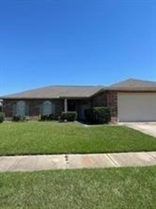 4901 Wood Forest Dr, Marrero, LA, 70072-6676 | Card Image