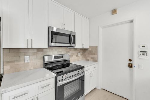 1431 University Ave, Sacramento, CA, 95825-6855 | Card Image