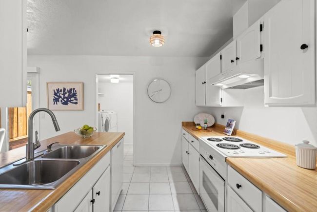 155 Peach Ter, Townhouse with 2 bedrooms, 2 bathrooms and null parking in Santa Cruz CA | Image 11