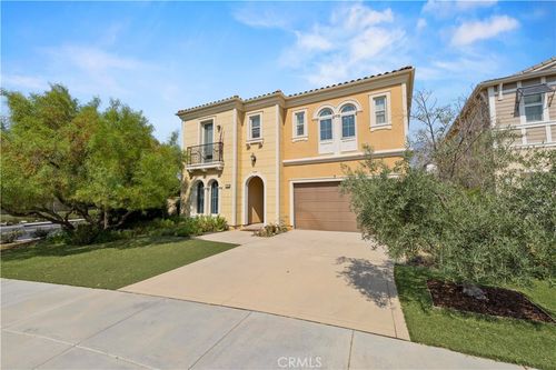 27667 Camellia Dr, Santa Clarita, CA, 91350-5756 | Card Image