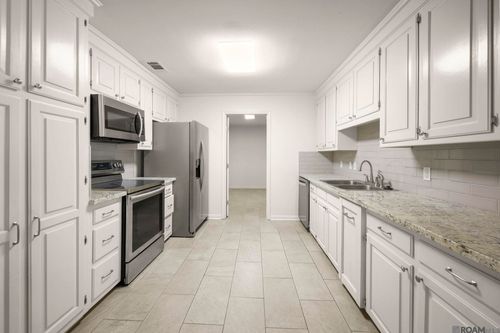422 Bonnie Jean Dr, Baton Rouge, LA, 70819 | Card Image