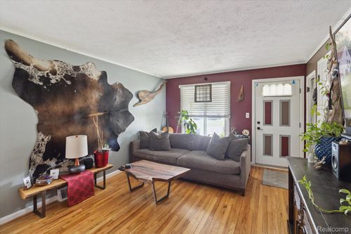 8025 Mayfair St, Taylor, MI, 48180-2676 | Card Image