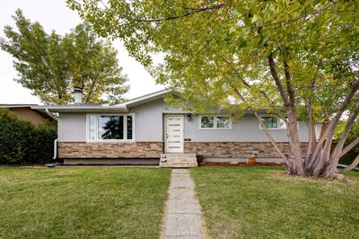 9616 Alcott Rd Se, House other with 4 bedrooms, 2 bathrooms and 2 parking in Calgary AB | Image 1