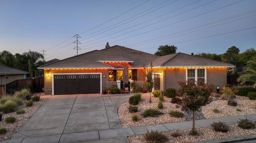 10095 Rio Moon Dr, Roseville, CA, 95747-9651 | Card Image