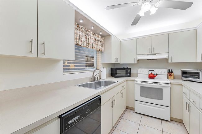 APT-603 - 183 Deer Creek Blvd, Condo with 2 bedrooms, 2 bathrooms and null parking in Deerfield Beach FL | Image 12