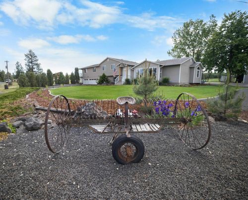 10916 E Rinear Rd, Valleyford, WA, 99036-8532 | Card Image