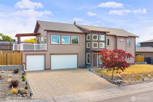 2612 Birch St, Bellingham, WA, 98226-4302 | Card Image