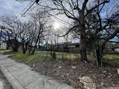 215 N Grimes, San Antonio, TX, 78202 | Card Image