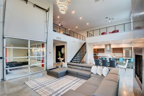 2680 Mystere Ct, Las Vegas, NV, 89117-7652 | Card Image