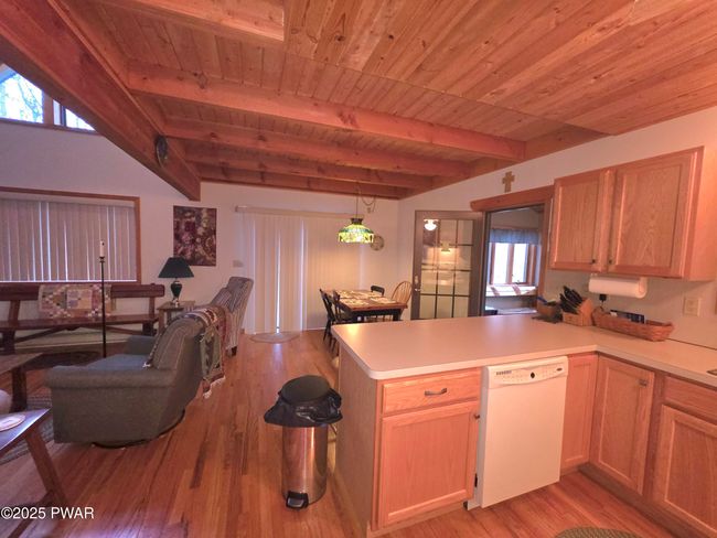 Kitchen/Dining | Image 8