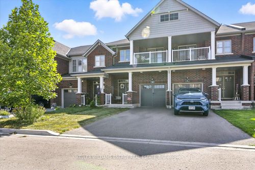 6 Marlborough St, Whitby, ON, L1R0R2 | Card Image
