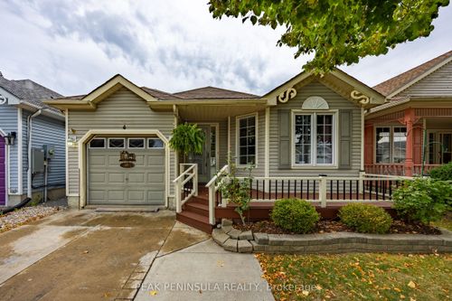 4 Walsingham Dr, Port Rowan, ON, N0E1M0 | Card Image