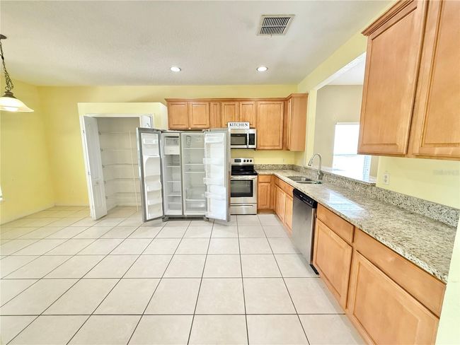 4307 Creeks Run Blvd, House other with 3 bedrooms, 2 bathrooms and null parking in KISSIMMEE FL | Image 5