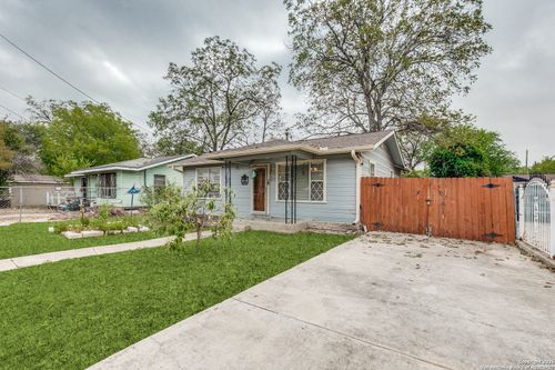 310 Chipinque, San Antonio, TX, 78237-3913 | Card Image