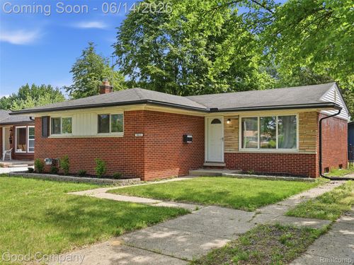 30632 Hayes Rd, Roseville, MI, 48066-4043 | Card Image