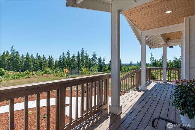 Beautiful front deck that you can see Mt. Rainier from | Image 34