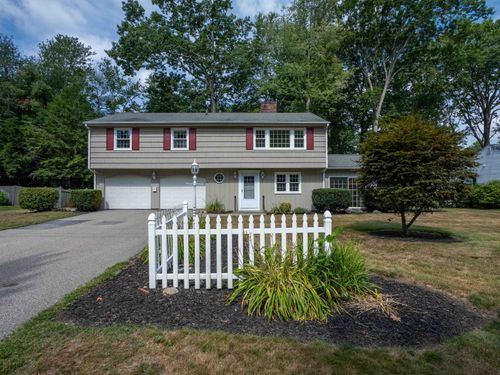 16 Longwood Dr, Hampton, NH, 03842-1122 | Card Image