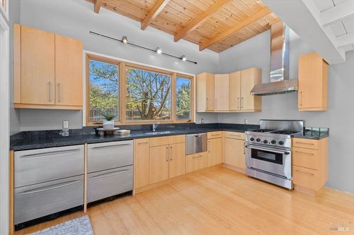 197 Bailhache Ave, Healdsburg, CA, 95448-9422 | Card Image
