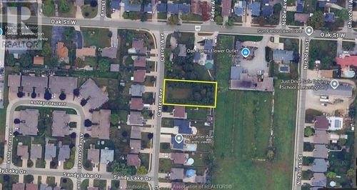 4 Carter Ave, Leamington, ON, N8H5E1 | Card Image