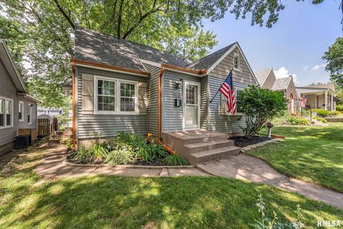 3110 Arlington Ave, Davenport, IA, 52803-1311 | Card Image