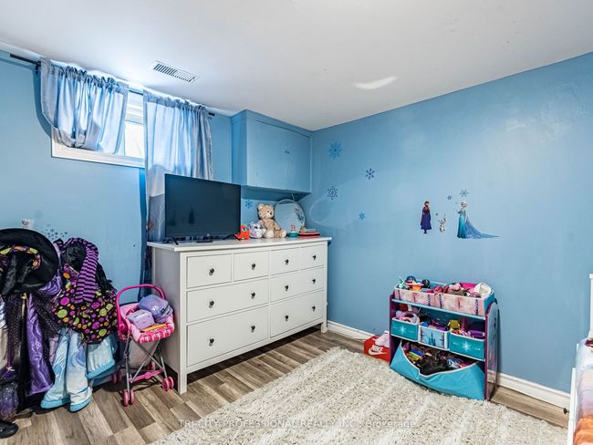 866 Krosno Blvd, House attached with 5 bedrooms, 2 bathrooms and 2 parking in Pickering ON | Image 32