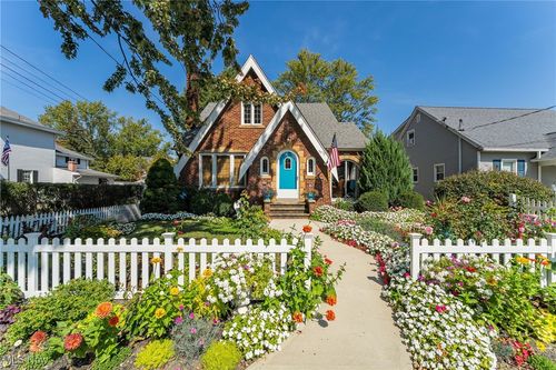 5572 South St, Vermilion, OH, 44089-1323 | Card Image