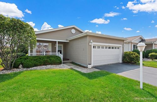 261 Rodeo Dr, Grayslake, IL, 60030-9620 | Card Image
