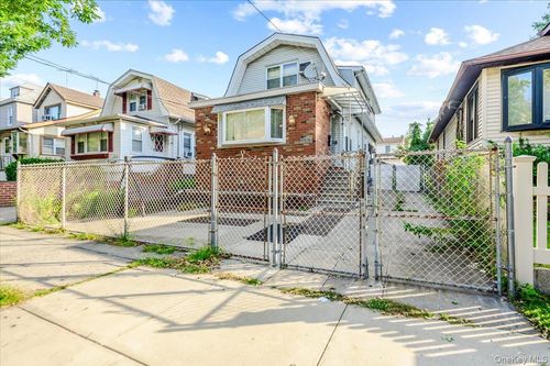 950 Edison Avenue, New York, NY, 10465 | Card Image