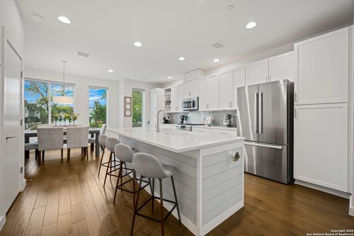 unit-902-102 Tendick, San Antonio, TX, 78209-7104 | Card Image