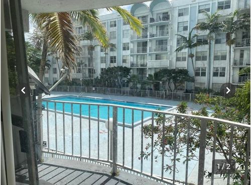 b-206-486 Nw 165th Street Rd, Miami, FL, 33169-6462 | Card Image
